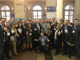 Pierre Gramegna, ministre des Finances; Nasir Zubairi, CEO de la Lhoft, et Martine Schommer, ambassadeur du Luxembourg en France, avec les fintech luxembourgeoises au Paris Fintech Forum en janvier 2019. ((ministère des Finances))