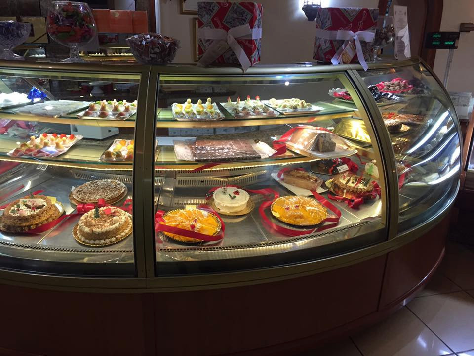 En plus d’une pâtisserie, on peut commander un jus d’orange frais. (Photo: Page Facebook de la pâtisserie)