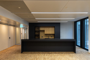 Les employés peuvent profiter d’espaces de restauration confortables. (Photo: Romain Gamba/Maison Moderne)