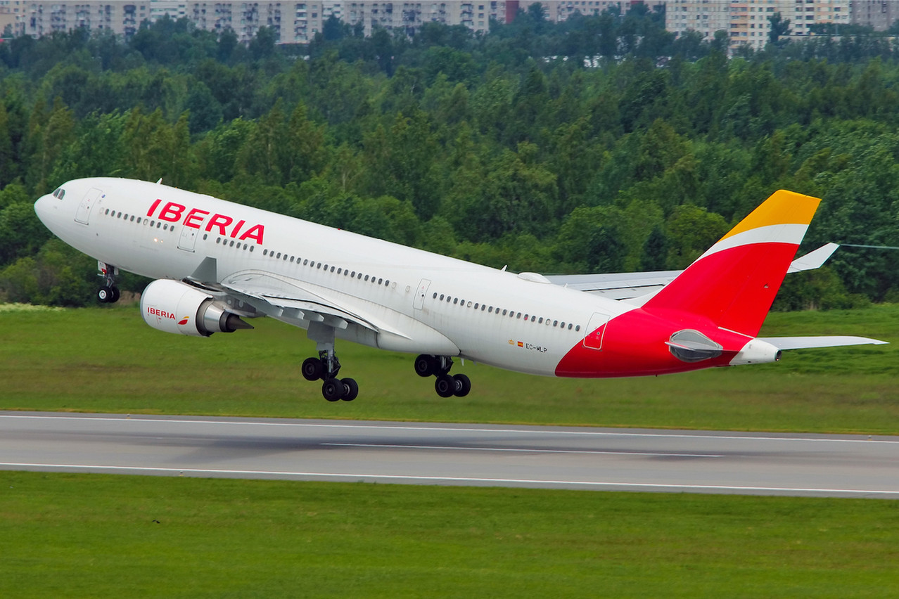 La compagnie Iberia, qui opérait les deux derniers vols dans l’affaire en cause, peut être attraite devant le tribunal de Hambourg d’où partait le premier vol. (Photo : Shutterstock)