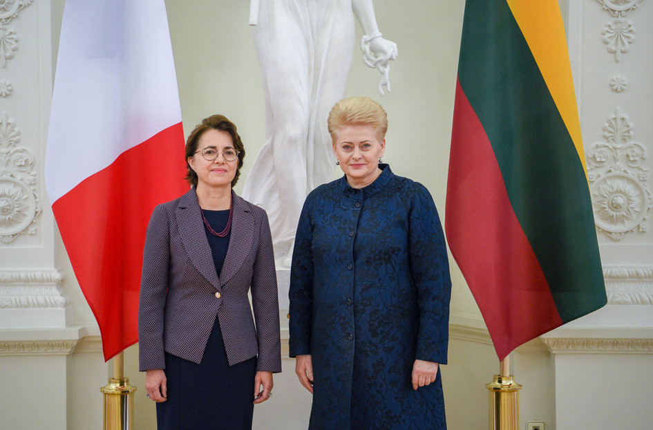 Claire Lignières-Counathe (à gauche) est encore, pour quelques semaines, l’ambassadrice de France en Lituanie. (Photo: Ambafrance)