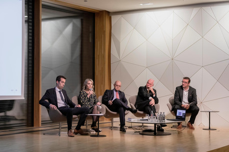 Pol Mellina, Gaëlle Felly, Daniel Riedel, Alain Steichen (Bonn Steichen & Partners) et Nicolas Léonard (Paperjam). (Photo: Jan Hanrion/Maison Moderne)