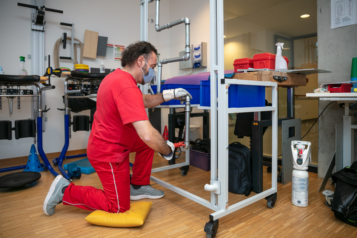 53-year-old Fabrice Eusani was one of the patients who developed long covid and who had to learn many basic movements again. Romain Gamba/Maison Moderne