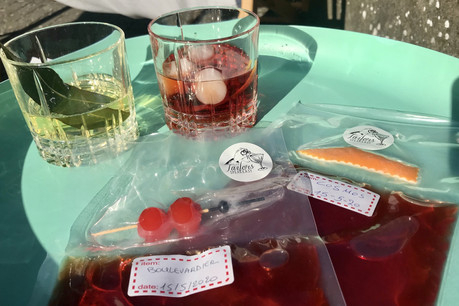 Petites pochettes hermétiques et ingrédients «on top», une formule parfaite en livraison pour les cocktails de Tailors Concept en cette période de confinement... (Photo: Maison Moderne)