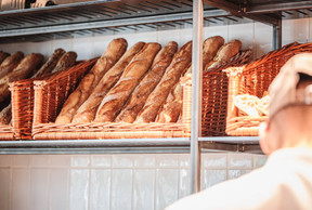 The baguettes are baked on site for first-class freshness. Photo: Damien Schleich