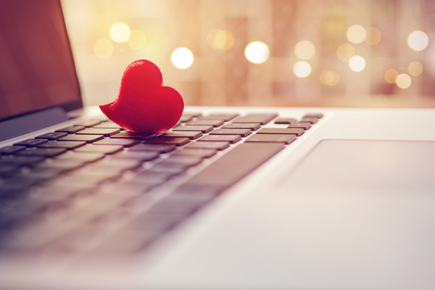 Les activités des organisateurs de rencontres se digitalisent, gare toutefois à certaines dérives du web. (Photo: Shutterstock)