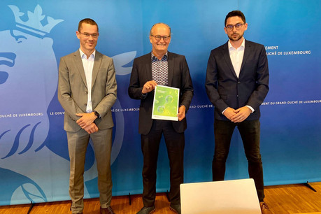 Claude Turmes a présenté à la presse son plan pour passer à 100% d’hydrogène vert, qu’il souhaite ensuite étendre à d’autres processus et secteurs. (Photo: ministère de l’Énergie et de l’Aménagement du territoire)