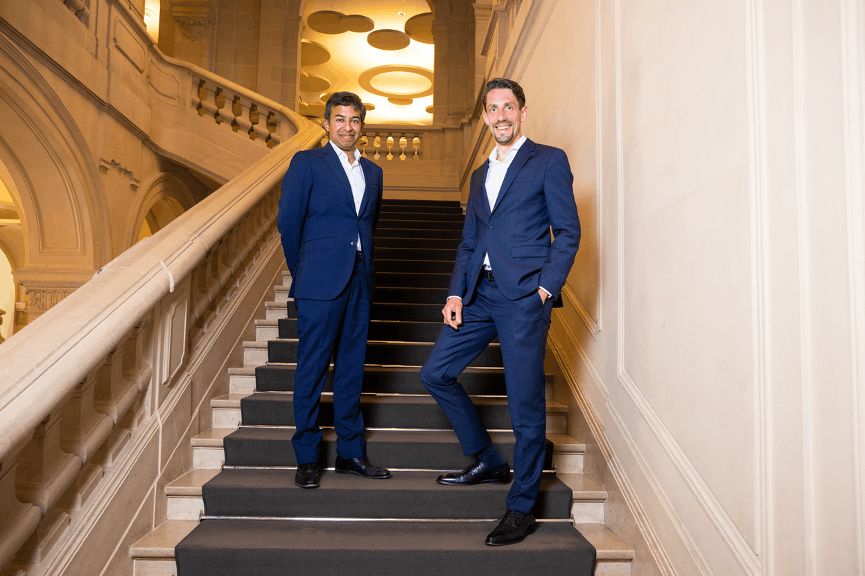 Johny Basher, Business Transfer Corporate Banking, et Philippe Hennes, Team Manager Corporate Banking chez Spuerkeess. (Photo: Eva Krins/Maison Moderne)