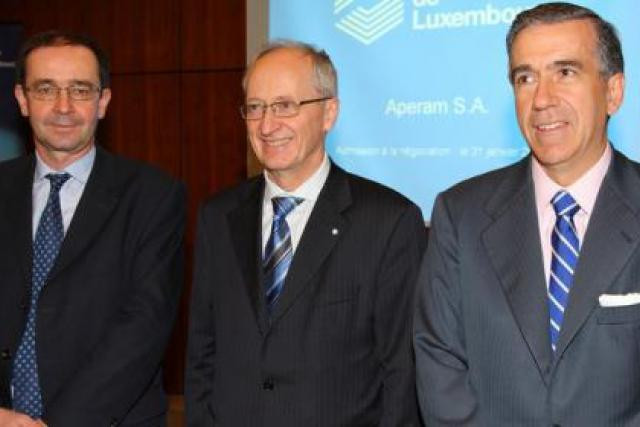 Bernard Fontana, Michel Maquil et Gonzalo Urquijo à la Bourse de Luxembourg. (Photo: Aperam)