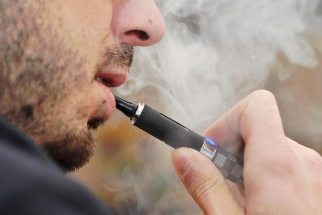 Cigarette lectronique: Mutsch suit les recommandations de l'OMS | Paperjam  News