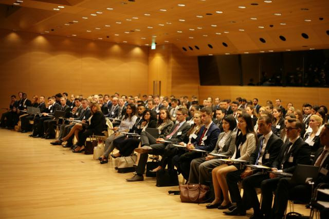 Les 160 collaborateurs d'EY étaient réunis à la Chambre de commerce. (Photo: EY Luxembourg)