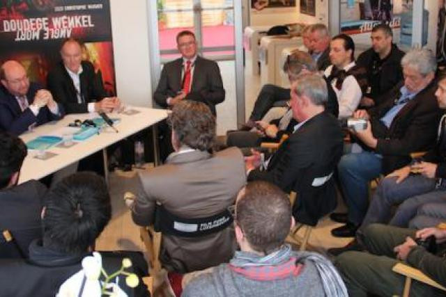 Le ministre des Communications et des Médias, M. Biltgen, lors de son entrevue avec les producteurs du film luxembourgeois  (Photo : Filmfund - Frutz Lentz)