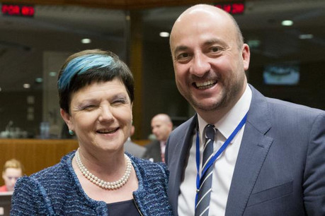 Lucy Neville-Rolfe, secrétaire d'État chargée des Entreprises, de l'Innovation et des Compétences et ministre adjointe chargée de la Propriété intellectuelle du Royaume-Uni et Étienne Schneider, vice-Premier ministre et ministre de l'Économie du Luxembourg. (Photo: European Union)