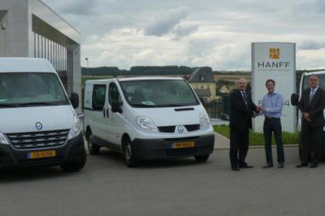 Frédéric Maillard, Directeur de Renault Luxembourg, Jérôme Hanff, Directeur de Hanff et Lucien Marx, responsable de flottes Rena ( Photo : Renault)