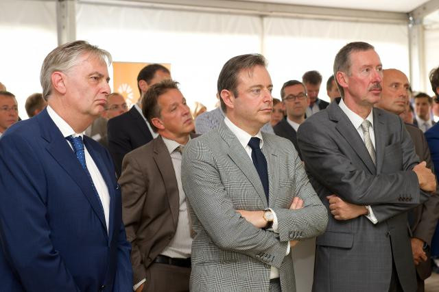 André Jurres, Bart de Wever et Jean Lucius ont assisté à l'inauguration au port d'Anvers (Photo: Enovos)