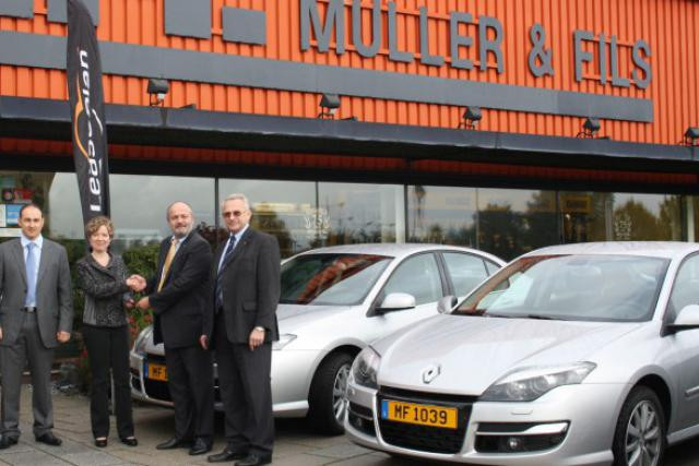 Nathalie Muller et Frédéric Maillard entourés de Emanuele Totaro et Jean-Pierre Wagner (Photo: LeasePlan)