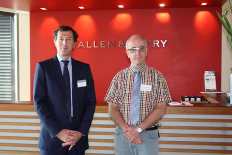 M. Pierre Lorang (ITM) aux côtés de M. André Marc (Allen & Overy). (Photo: Allen & Overy)