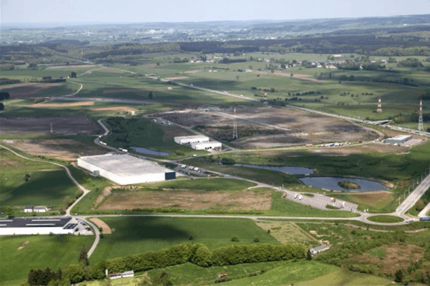 Q-food Ardenne pose la première pierre de sa nouvelle unité de production sur Ardenne Logistics. (Photo: Adrenne Logistics)