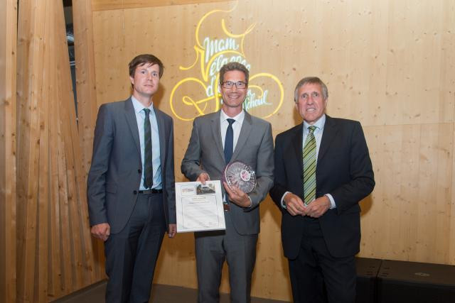 Gilles Dostert, directeur du Verkéiersverbond, Alfred Funk de l'Uni et François Bausch. (Photo: Verkéiersverbond)