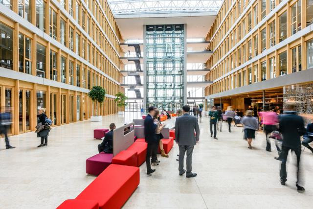 PwC Luxembourg welcomed nearly 100 industry professionals to its dedicated event Building the future in a sustainable world, held at Crystal Park on 5 November. (Photo: PwC / Olivier Toussaint)