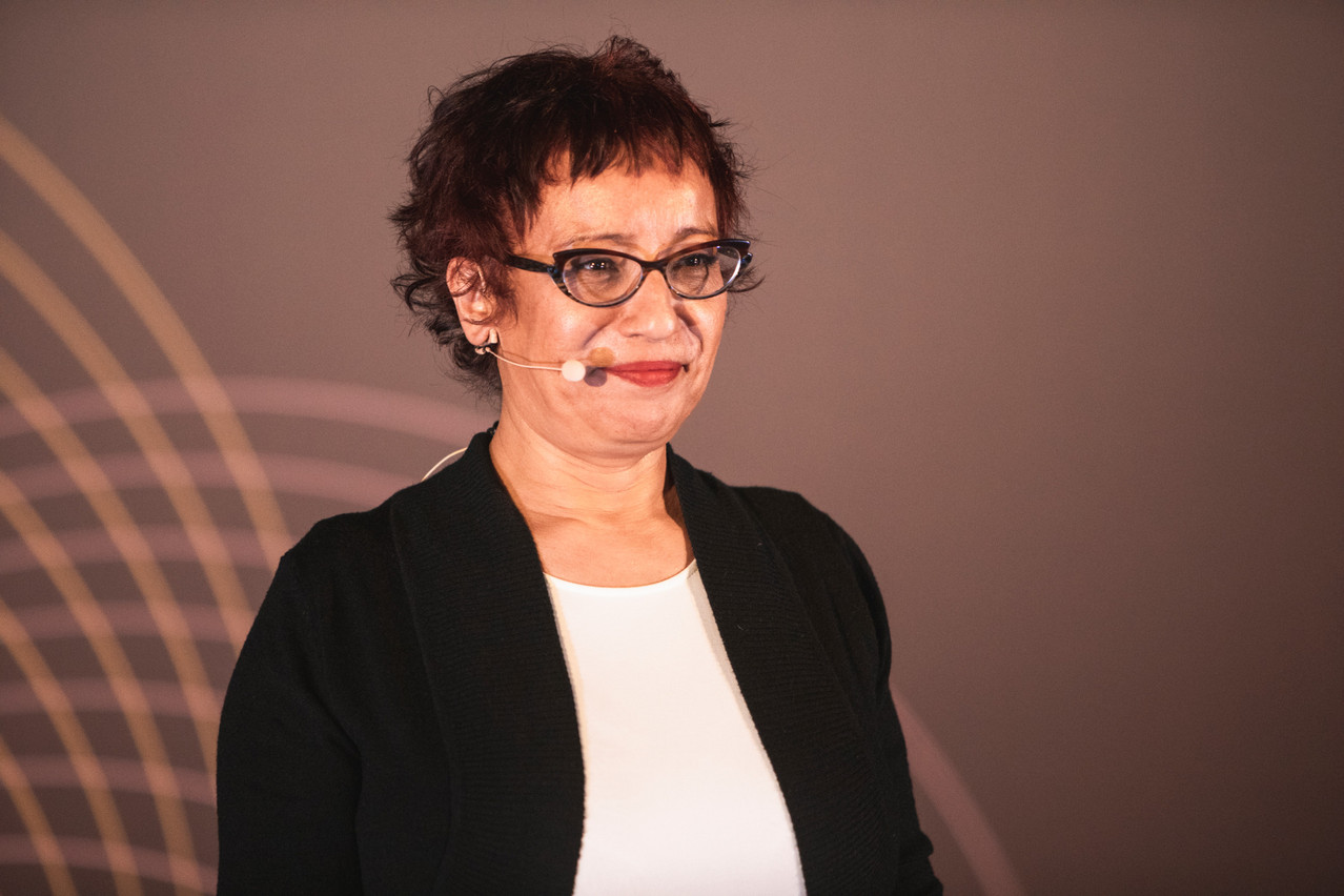 Nahima Mayouche  (Social Seeder) VERJUS SIMON, Maison Moderne Publishing SA