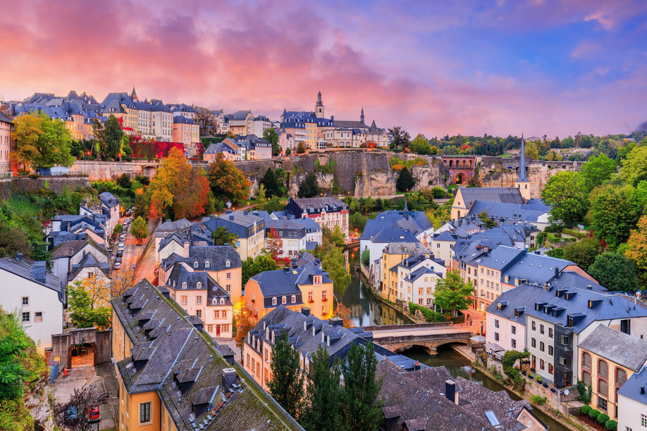 Two properties situated at a similar distance from the capital may be perceived as having different levels of appeal depending on traffic conditions and the transport links serving them. (Photo: Shutterstock)