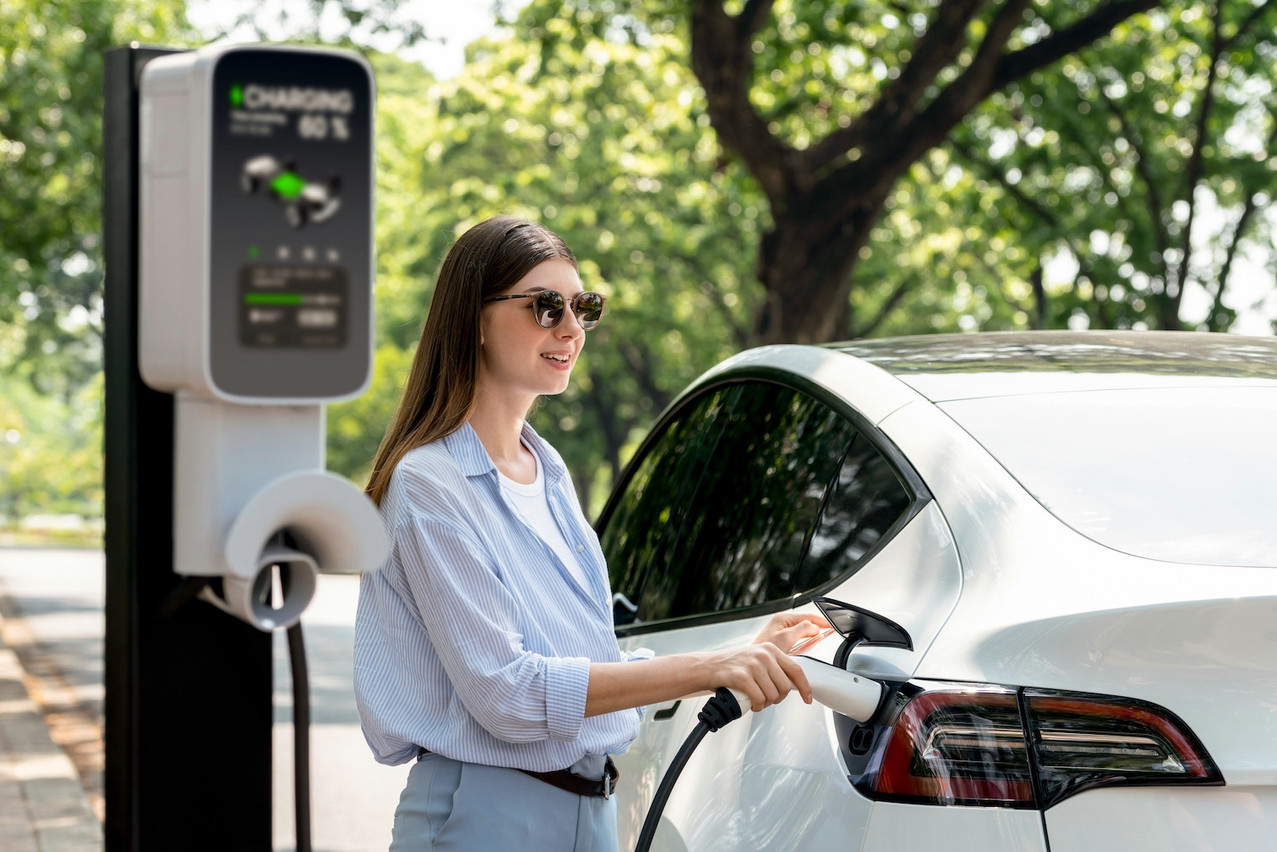 From 1 January 2025, leasing contracts for employees with company cars will be less favourable than in the past, regardless of whether the car is electric or, still worse, internal combustion-powered. Photo: Shutterstock