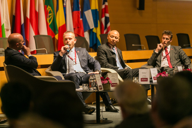 La table ronde 2.0 avec Tehdi Babigeon, Jean-Nicolas Montrieux, Jean-Marie In et Julien Pillot (Inowai). (Photo: Olivier Dessy)