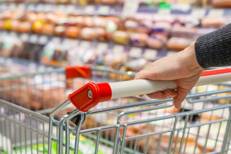 La confiance revient tout doucement, mais reste largement inférieure à celle des années précédentes. Les ménages continuent de différer leurs gros achats. (Photo: Shutterstock)