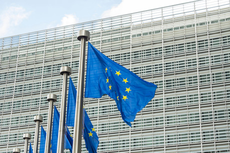 Les chefs d’État et de gouvernement débattront des moyens pour financer le plan de relance économique lors du nouveau Conseil européen qui débute ce jeudi à partir de 15h en visioconférence. (Photo: Shutterstock)