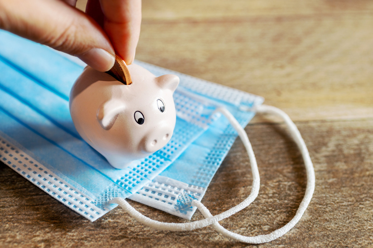 Selon un rapport de la Banque centrale du Luxembourg, la moitié des ménages du Luxembourg ont modifié leurs habitudes de consommation et d’épargne suite à la pandémie. (Photo: Shutterstock)