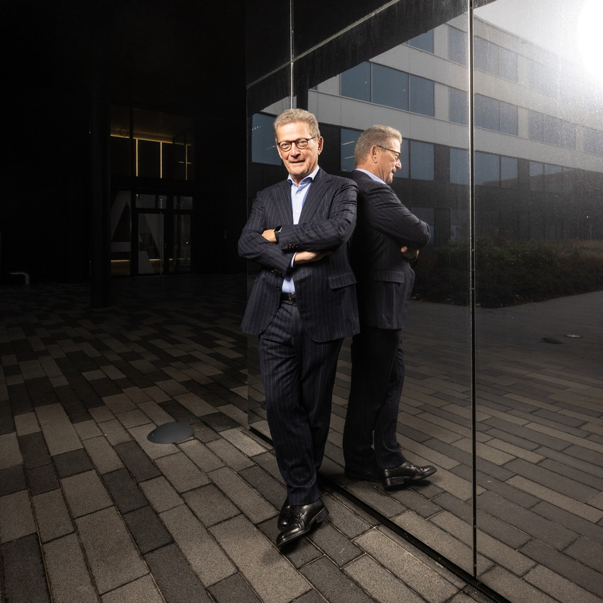 Louis-Marie Piron, à l'entrée de l'entreprise Thomas Piron à Windhof. (Photo: Guy Wolff/Maison Moderne)