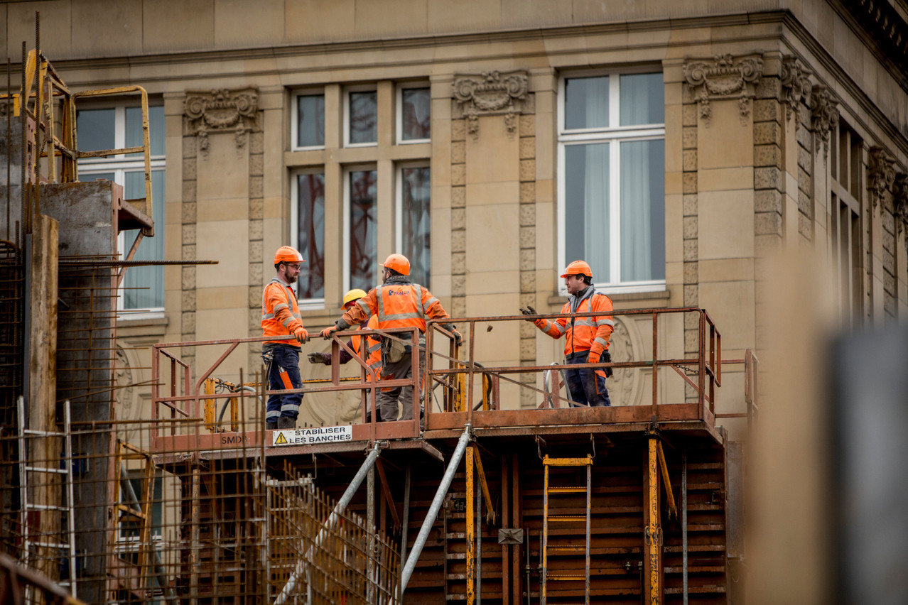 Now that the state of crisis has been recognised, companies will be able to resort to short-time working for site workers, subject to certain conditions. Photo: Maison Moderne/Archives
