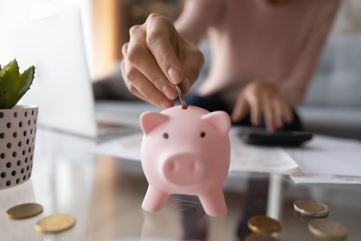 In March, households significantly lowered their expectations regarding both the general economic situation in Luxembourg and their own future financial situation, as well as their plans for major purchases. Photo: Shutterstock