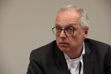 «Bien garder la situation sous contrôle dépendra plus du comportement des gens – respecter une distance de deux mètres, mettre les masques, respecter les mesures d’hygiène – que du nombre de personnes qui circulent», estime le directeur de la Santé, Jean-Claude Schmit. (Photo: Matic Zorman/archives Maison Moderne)