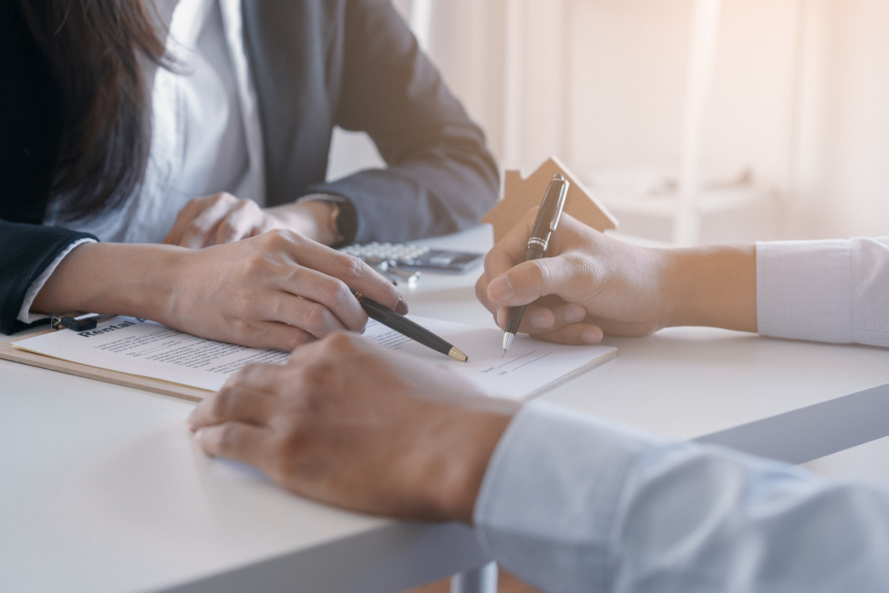 La technologie va permettre, à partir des contrats passés, d’accélérer et d’optimiser la rédaction de contrats avec un client. (Photo: Shutterstock)