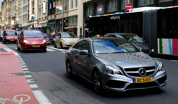 De très nombreux frontaliers disposent d’un véhicule de leur employeur luxembourgeois. (Photo: Shutterstock)