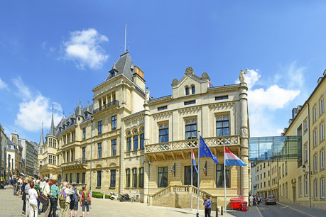 Une convention fiscale signée par la Chambre des députés, quelques mois après la ratification française. (Photo: Shutterstock)