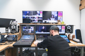 Une conversation avec Laurent Schonckert - 10.03.2021 ((Photo : Simon Verjus / Maison Moderne))