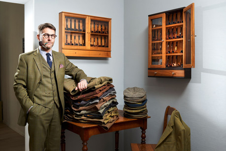 Frédéric Humbel voue un véritable culte aux héros de BD Blake et Mortimer. (Photo: Andrés Lejona / Maison Moderne)