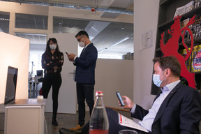 Julie Lhardit, head of programming, Julien Delpy, directeur du Paperjam Club, et Xavier Bettel, Premier ministre ((Photo: Matic Zorman / Maison Moderne))