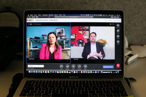 Les participants ont pu partager des questions et également écouter le Live Chat avec une traduction simultanée en anglais et en français. ((Photo: Matic Zorman / Maison Moderne))