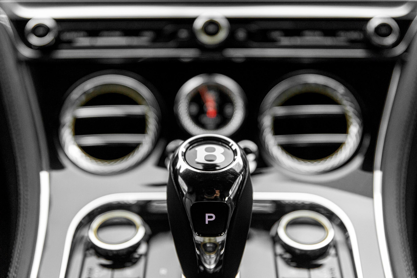 L’intérieur de cette Bentley concilie à merveille modernité et classicisme. (Photo: Patricia Pitsch / Maison Moderne)