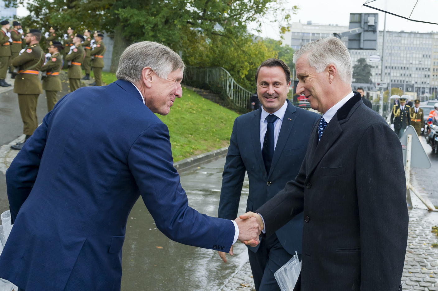 Le vice-Premier ministre François Bausch a également salué le Roi des Belges. (Photo: SIP /Jean-Christophe Verhaegen)