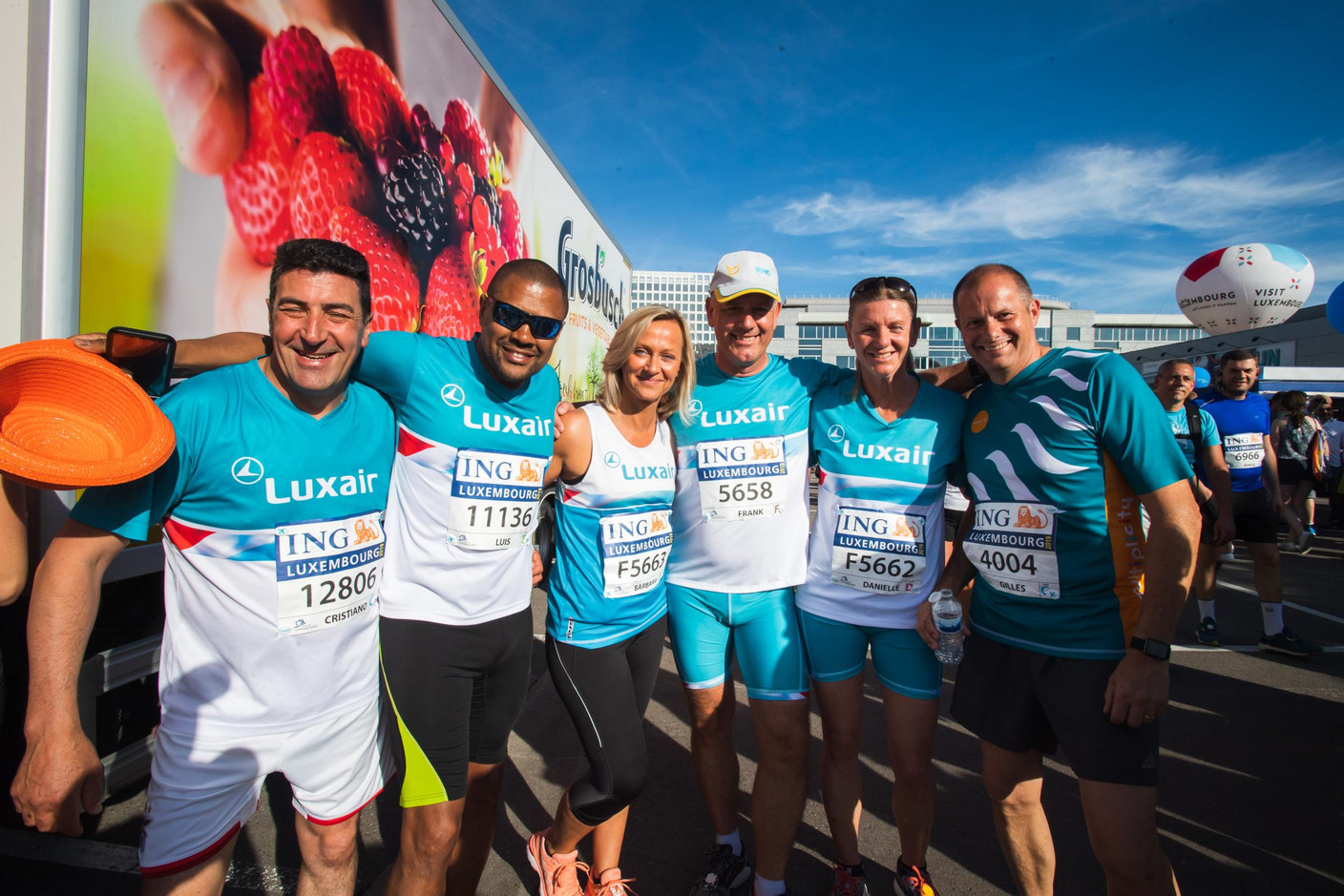 L’équipe de Luxair était présente sur la ligne de départ pour la 14e édition de l’ING Night Marathon Luxembourg. (Photo: Nader Ghavami)