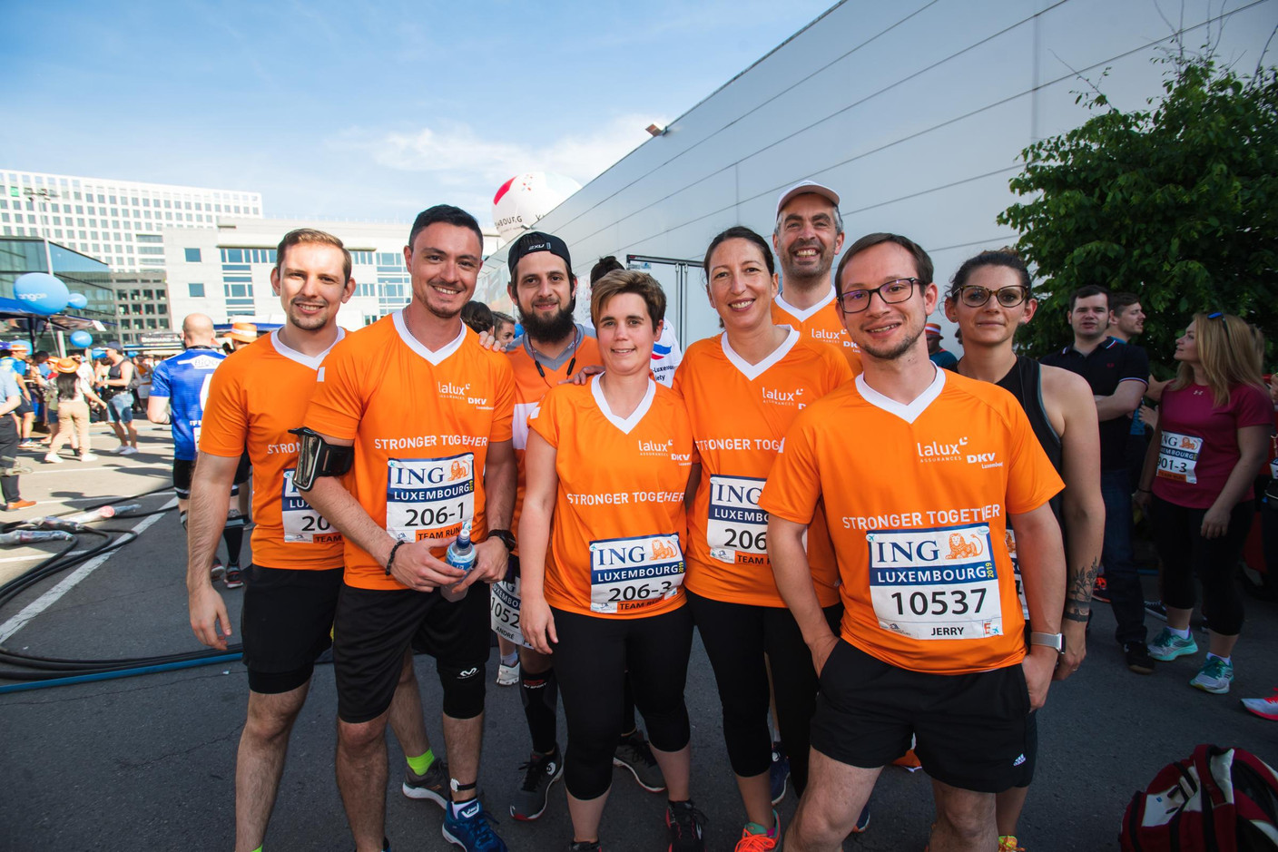 L’équipe de Lalux était présente sur la ligne de départ pour la 14e édition de l’ING Night Marathon Luxembourg. (Photo: Nader Ghavami)