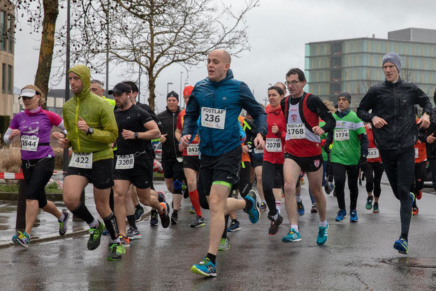 Le Postlaf rassemble traditionnellement plus de 2.000 coureurs à la Cloche d’Or. (Photo: Harry Daemen/Postlaf)