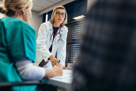 75% des cas de maladies professionnelles validés à ce jour «travaillent dans le secteur des soins», constate l’AAA. (Photo: Shutterstock)