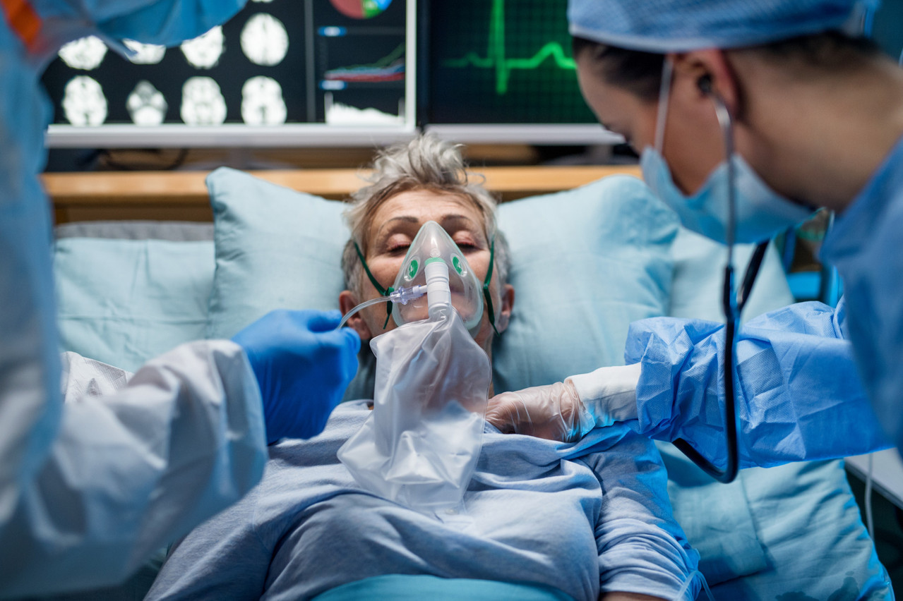 Ce n’est pas tant dans les services de soins intensifs que dans des unités traditionnelles (+ 11) que la hausse des hospitalisations se remarque. (Photo: Shutterstock)