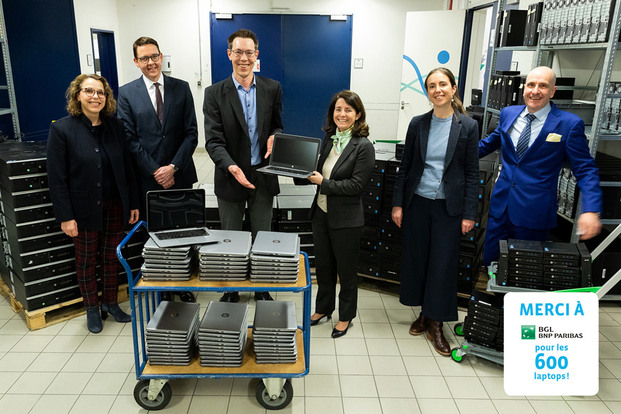 Digital Inclusion s’adresse aux entreprises du pays en leur proposant la collecte et la réutilisation sociale de leurs ordinateurs portables et smartphones déclassés. Crédit photo : Digital Inclusion